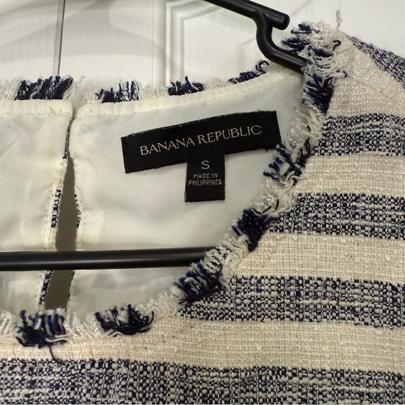 Banana Republic Striped Sleeveless Top (B2) - Picture 3 of 5